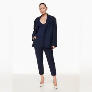 Aritzia Babaton Conan Cropped Pant, Dark blue, Size 00